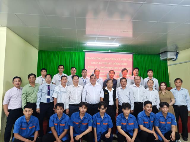 Giám sát viên hướng dẫn